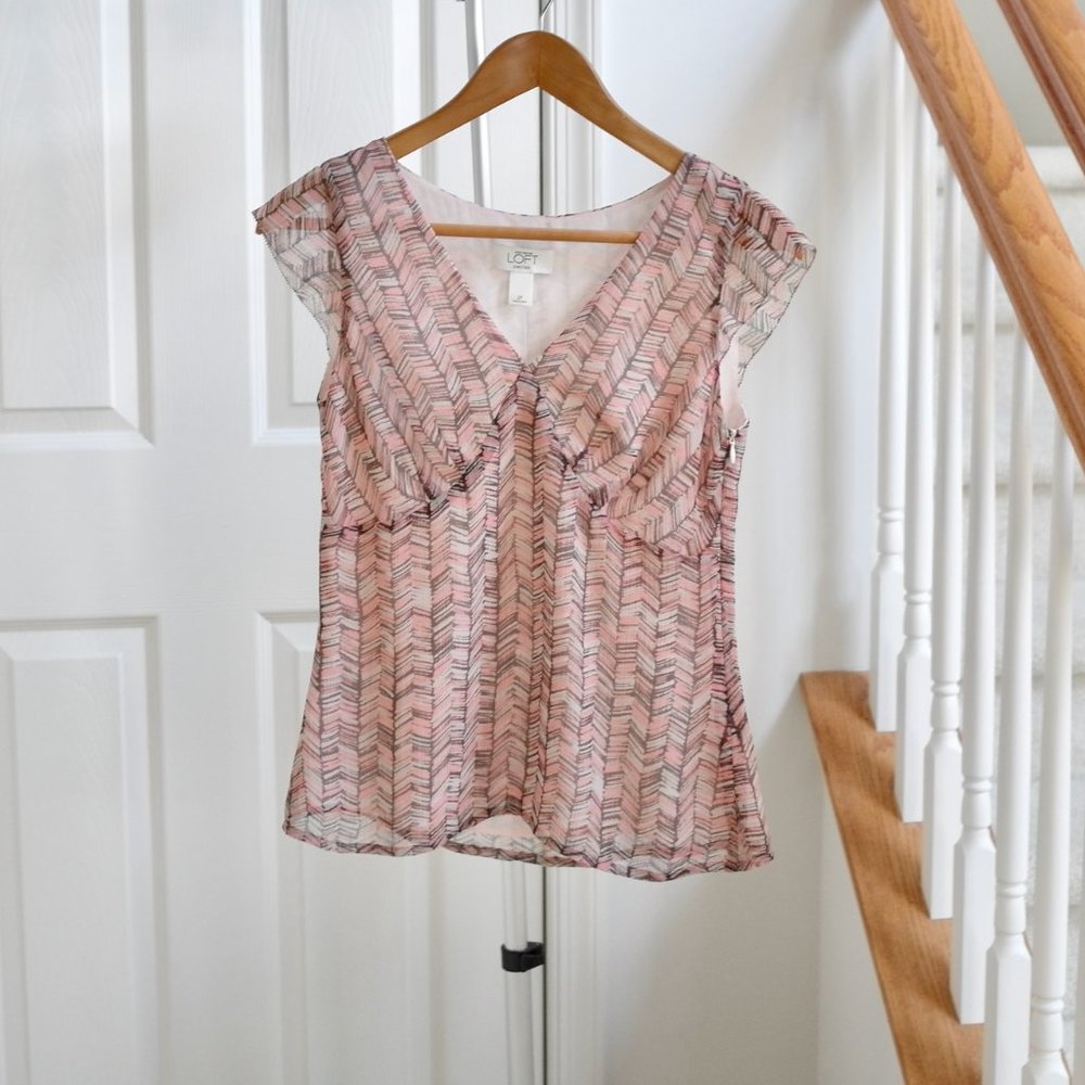 Ann Taylor LOFT NWT Women's Beige/Peach/Brown V-Neck Sheer Lined Top 2P